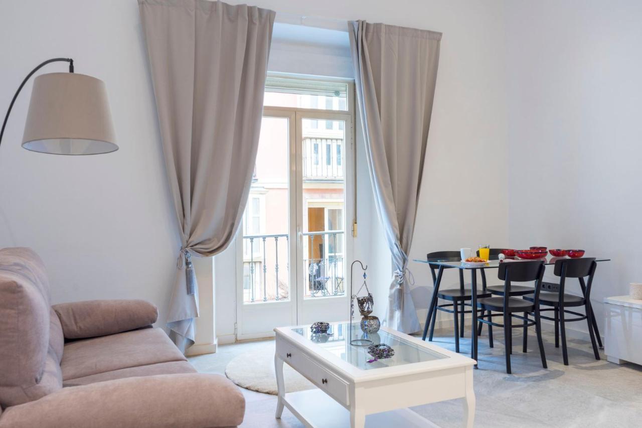 Acogedor Apartamento En Pleno Centro De Malaga By Sharingco Apartment Bagian luar foto
