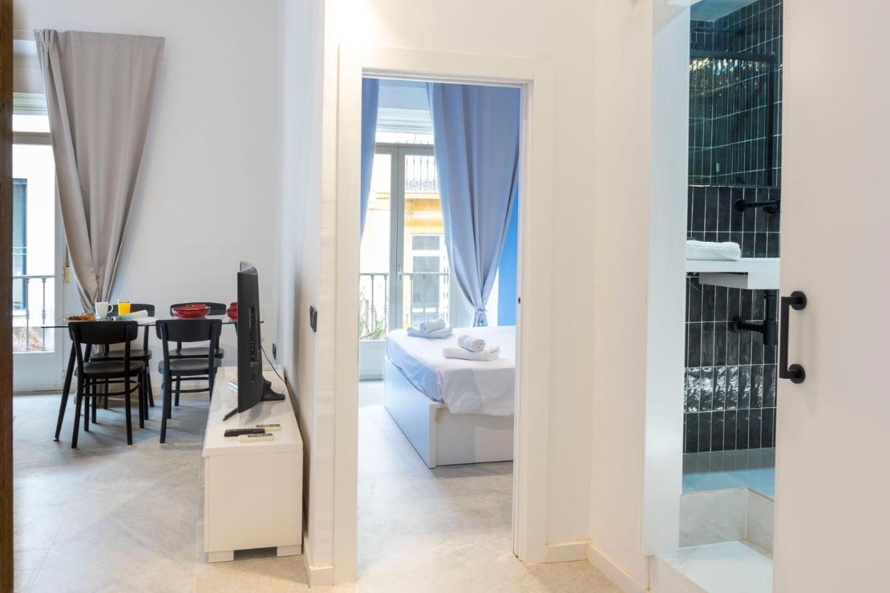 Acogedor Apartamento En Pleno Centro De Malaga By Sharingco Apartment Bagian luar foto
